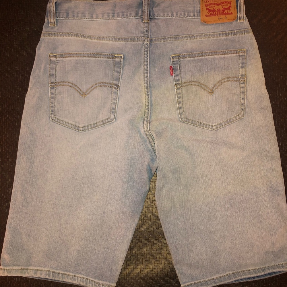 Levi’s 502 Regular Taper Shorts - Picture 2 of 3